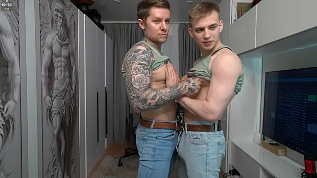 NickHOWLEN online show from April 2026 11:12:01 AM