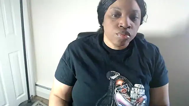 Sexymona1218 online show from April 2026 06:24:02 PM