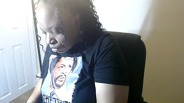 Snapshot of Sexymona1218 chatting on June 2026 06:46:01 AM Sexymona1218 online show from June 2026 06:46:01 AM