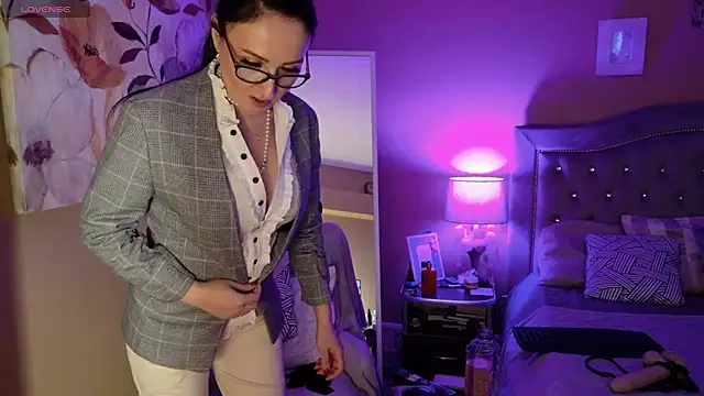 Snapshot of lara_heaven chatting on January 2025 07:46:01 PM lara heaven online show from January 2025 07:46:01 PM