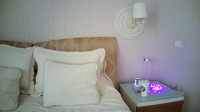 Luna Hoty online show from March 2025 11:40:02 AM