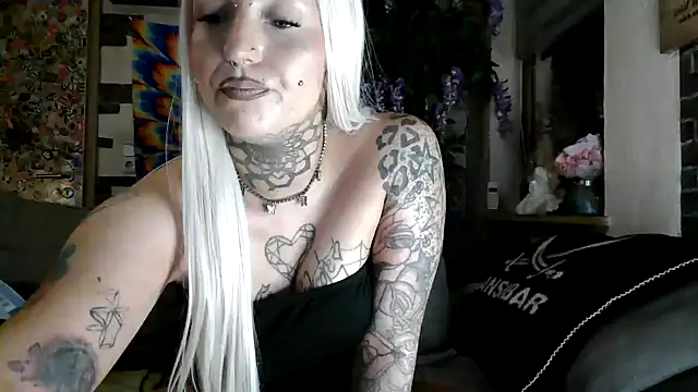 RoxxyInk online show from September 2025 07:30:02 AM