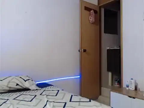 evolet01 online show from December 2024 12:52:01 AM