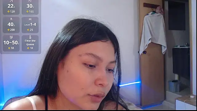 evolet01 online show from November 2025 03:24:02 PM