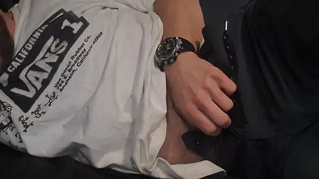 Snapshot of BigBearTrevNM chatting on December 2024 07:57:01 PM BigBearTrevNM online show from December 2024 07:57:01 PM