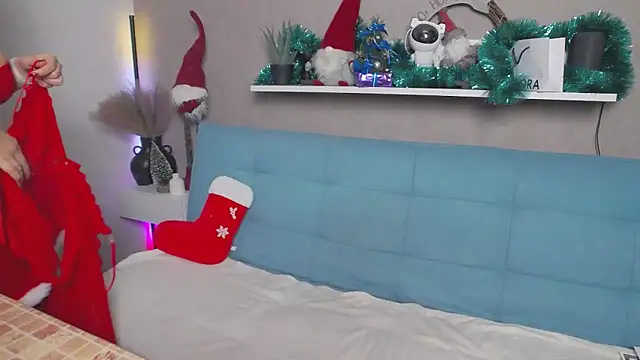 DakotaMae online show from December 2024 04:00:02 PM