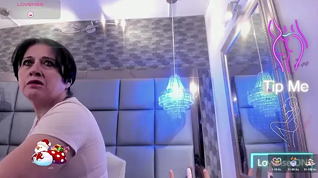 LADY HELLEN online show from November 2025 07:04:02 PM