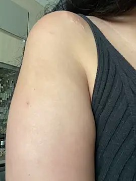 Snapshot of emilyjohanson chatting on January 2025 02:02:02 PM emilyjohanson online show from January 2025 02:02:02 PM