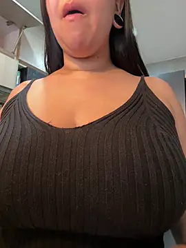 Snapshot of emilyjohanson chatting on March 2025 02:15:02 PM emilyjohanson online show from March 2025 02:15:02 PM