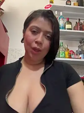 Snapshot of emilyjohanson chatting on January 2026 05:16:02 PM emilyjohanson online show from January 2026 05:16:02 PM