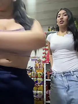 Snapshot of emilyjohanson chatting on February 2026 11:31:02 PM emilyjohanson online show from February 2026 11:31:02 PM