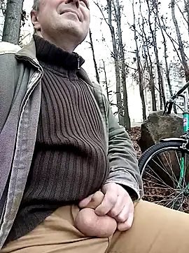 Snapshot of Pokaz2020 chatting on November 2025 09:33:01 AM Pokaz2020 online show from November 2025 09:33:01 AM