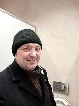 Snapshot of Pokaz2020 chatting on November 2025 03:16:01 PM Pokaz2020 online show from November 2025 03:16:01 PM