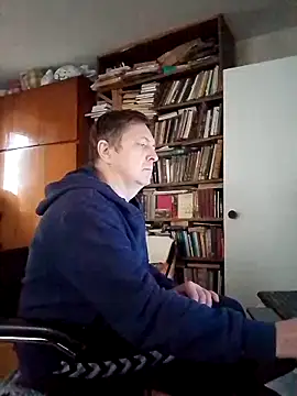 Snapshot of Pokaz2020 chatting on April 2026 08:18:02 AM Pokaz2020 online show from April 2026 08:18:02 AM