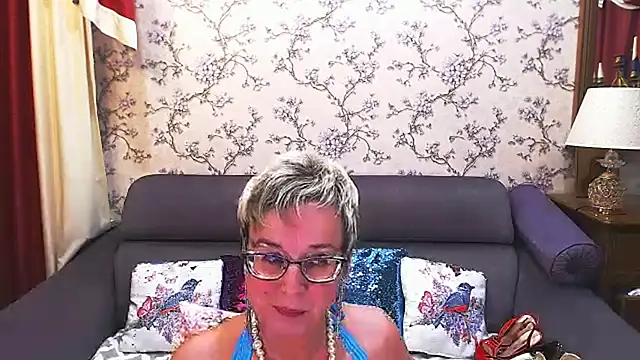 MilfyMommyXX online show from January 2025 04:56:01 AM