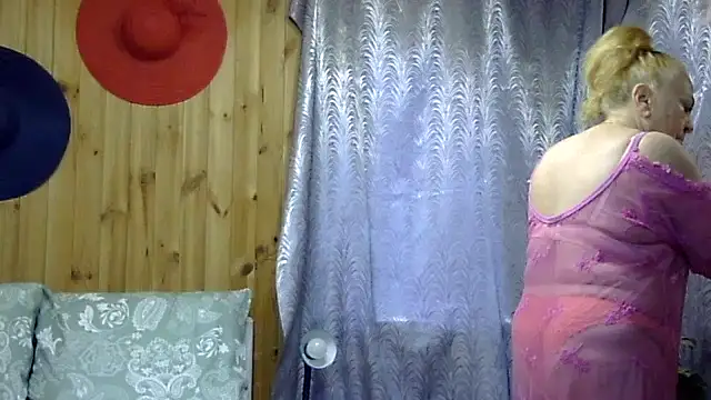 Emma52610 online show from October 2025 07:28:01 AM