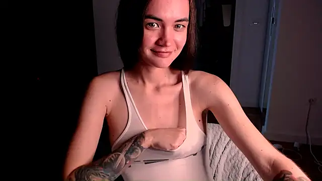 EvelynGG online show from September 2025 05:08:02 AM