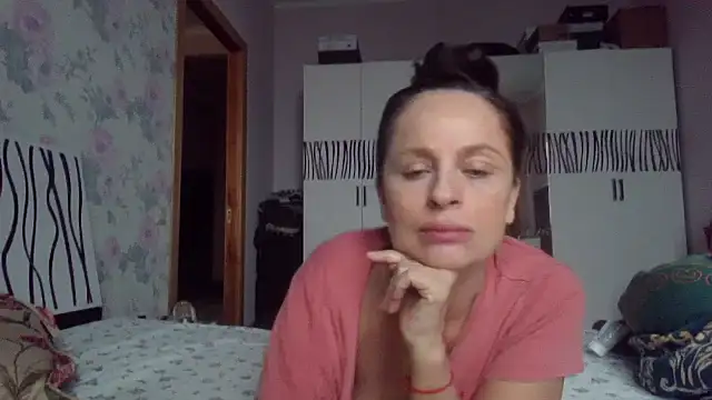 LindaStarS online show from November 2025 12:41:02 PM