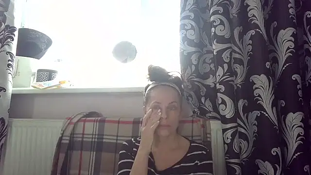 LindaStarS online show from April 2026 05:19:01 AM