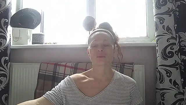 LindaStarS online show from May 2026 04:42:02 AM