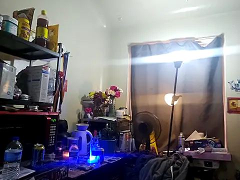 Snapshot of UncutHammer69 chatting on February 2025 07:35:02 PM UncutHammer69 online show from February 2025 07:35:02 PM