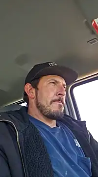 Snapshot of UncutHammer69 chatting on March 2025 06:31:01 PM UncutHammer69 online show from March 2025 06:31:01 PM