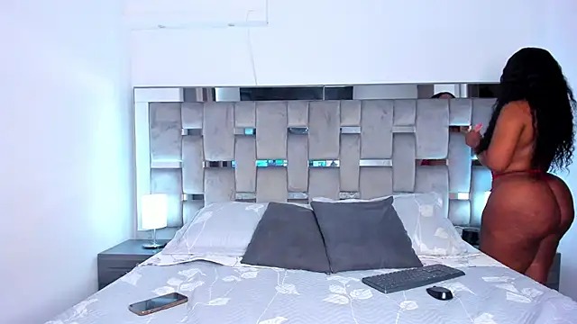 Snapshot of Cammiila chatting on February 2025 04:20:01 PM Cammiila online show from February 2025 04:20:01 PM