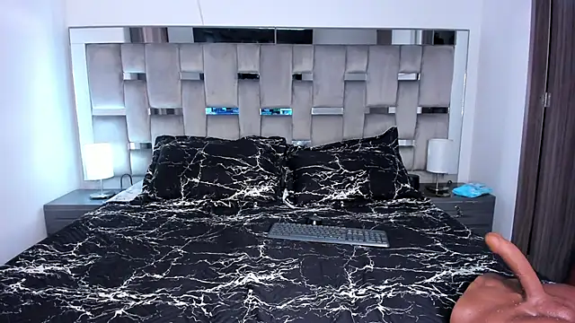 Snapshot of Cammiila chatting on March 2025 03:48:02 PM Cammiila online show from March 2025 03:48:02 PM