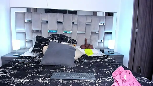 Snapshot of Cammiila chatting on March 2025 10:47:01 PM Cammiila online show from March 2025 10:47:01 PM