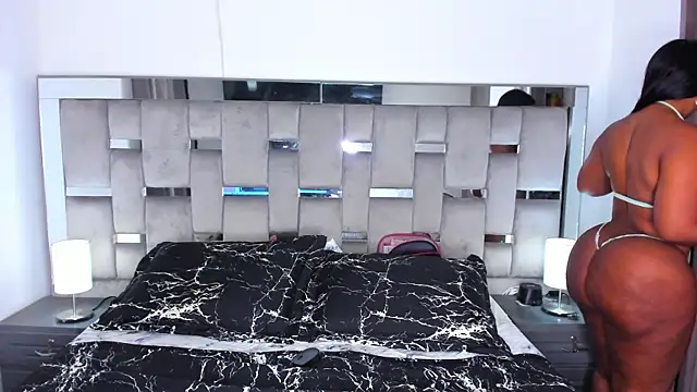 Snapshot of Cammiila chatting on September 2025 10:38:02 AM Cammiila online show from September 2025 10:38:02 AM