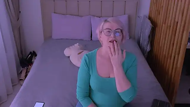 sabrinamacmarren online show from March 2026 07:56:01 AM