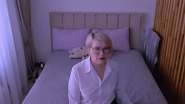 sabrinamacmarren online show from March 2026 08:25:01 AM