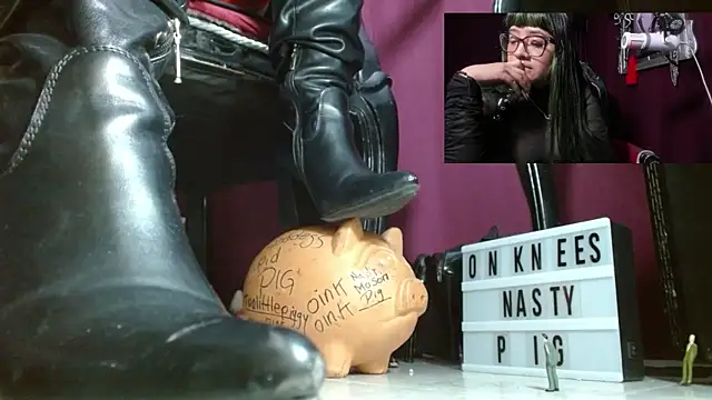 MeGoddesSara online show from May 2026 07:56:02 PM