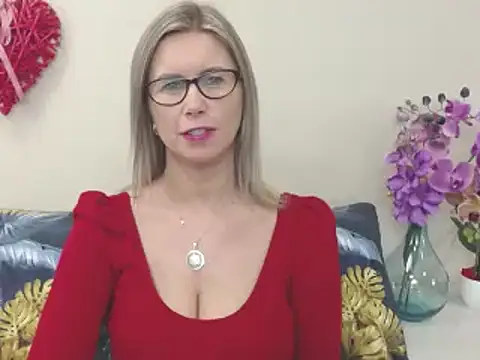 Snapshot of DoreenSexy chatting on December 2024 07:17:02 AM DoreenSexy online show from December 2024 07:17:02 AM