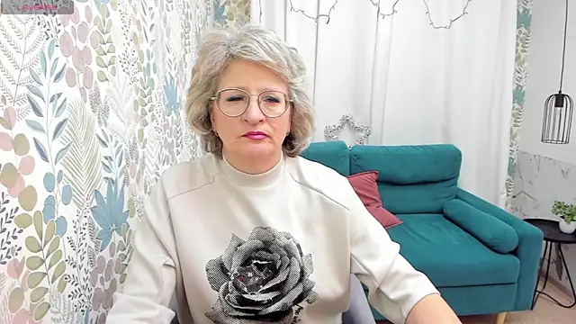 Snapshot of EvelynJoyful chatting on December 2024 09:24:01 AM EvelynJoyful online show from December 2024 09:24:01 AM