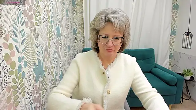 Snapshot of EvelynJoyful chatting on February 2025 05:14:01 AM EvelynJoyful online show from February 2025 05:14:01 AM