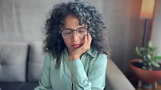 Snapshot of illaroom chatting on October 2025 08:17:01 PM illaroom online show from October 2025 08:17:01 PM