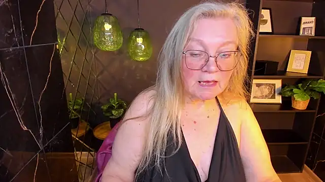 NataliMellow online show from April 2026 06:10:01 PM