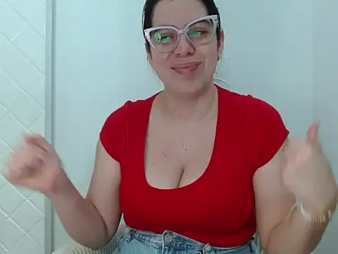 Snapshot of ashlymoon chatting on June 2026 12:21:02 AM ashlymoon online show from June 2026 12:21:02 AM