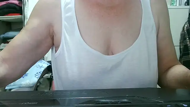 heidi60 online show from October 2025 09:40:01 AM