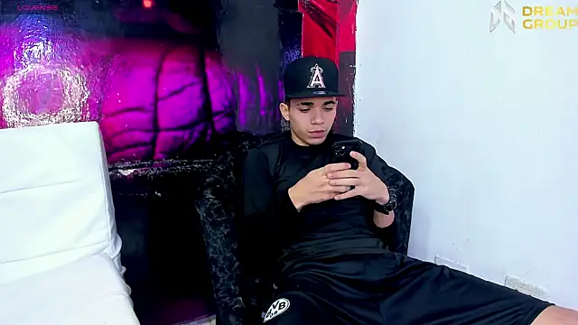 AmazingPartys online show from April 2026 01:37:01 PM