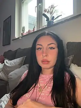Snapshot of Estherjizz chatting on May 2026 06:20:01 PM Estherjizz online show from May 2026 06:20:01 PM
