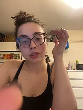 ladyturtle online show from May 2026 09:13:01 PM