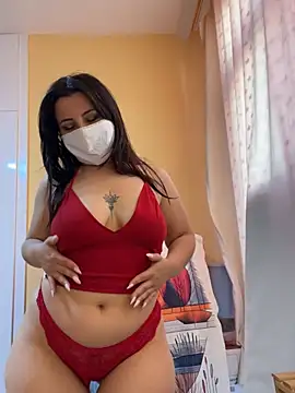 Snapshot of White-Petite chatting on June 2026 05:54:01 AM White-Petite online show from June 2026 05:54:01 AM