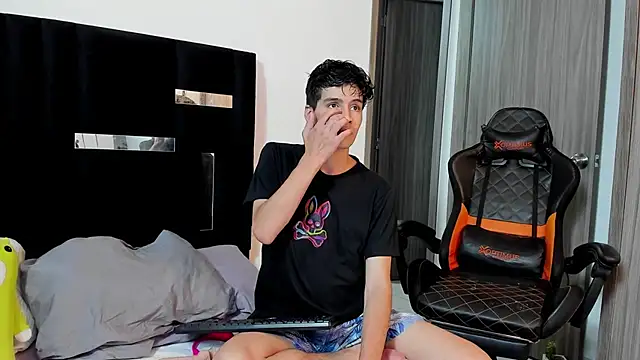 Dimitrixxx   online show from February 2025 12:35:01 AM