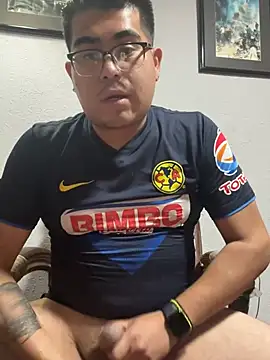 Moisesgtz04 online show from January 2025 10:02:01 PM