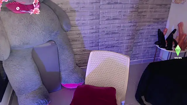 TinnaCobb online show from February 2026 11:33:01 AM