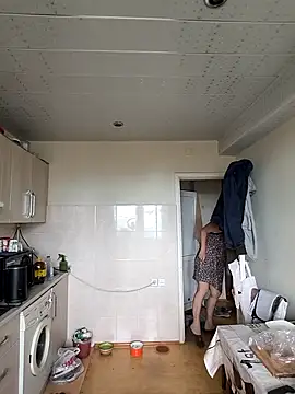  lady red  online show from September 2025 06:24:01 AM