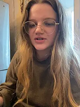 Snapshot of -MimmiLissa- chatting on May 2026 12:00:01 PM -MimmiLissa- online show from May 2026 12:00:01 PM