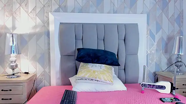 Princsgirl  online show from February 2026 07:17:02 PM